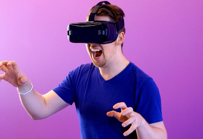 A man plays to reality virtual game